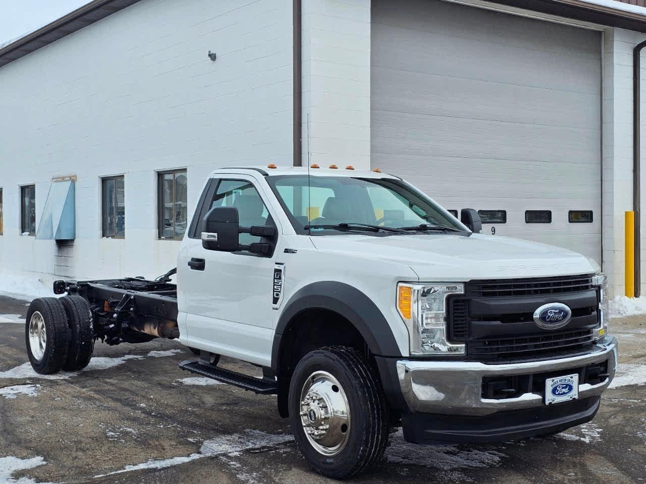 Ford Super Duty F-550 DRW XL 4WD Reg Cab 145" WB 60" CA 2017