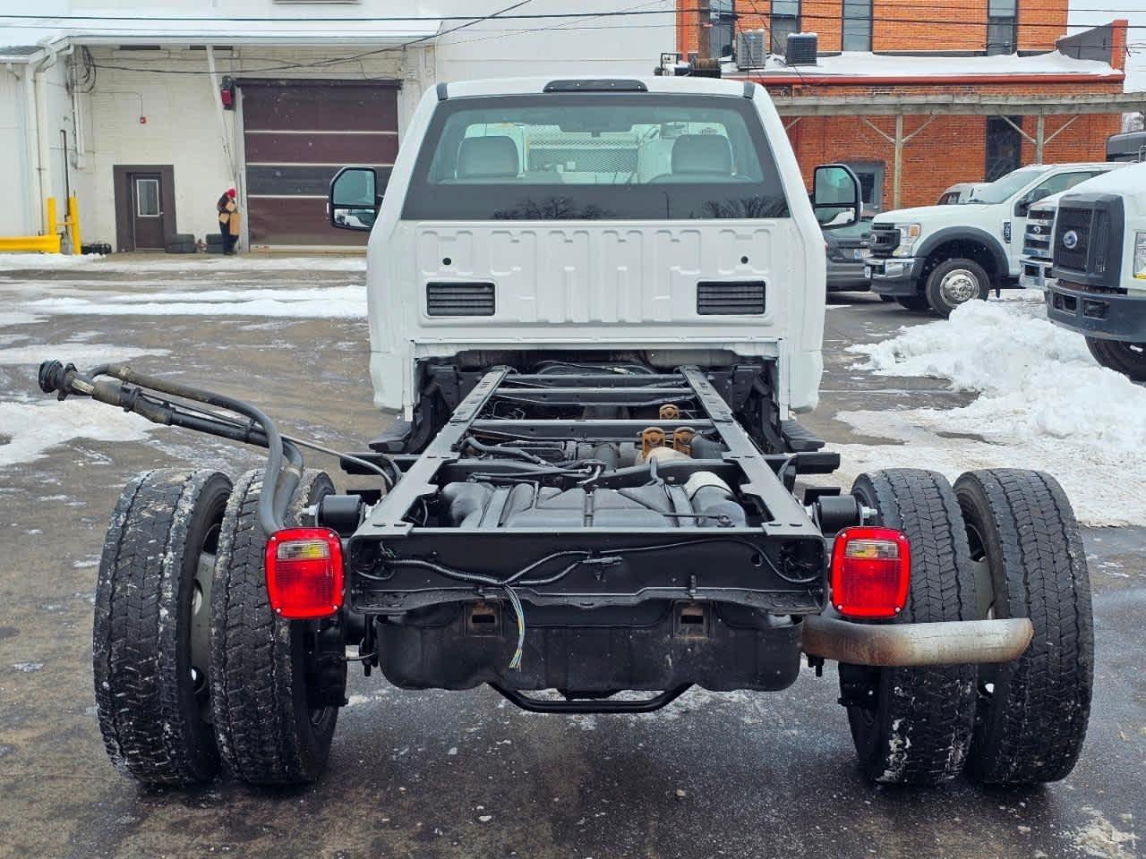 Ford Super Duty F-550 DRW XL 4WD Reg Cab 145" WB 60" CA 2017