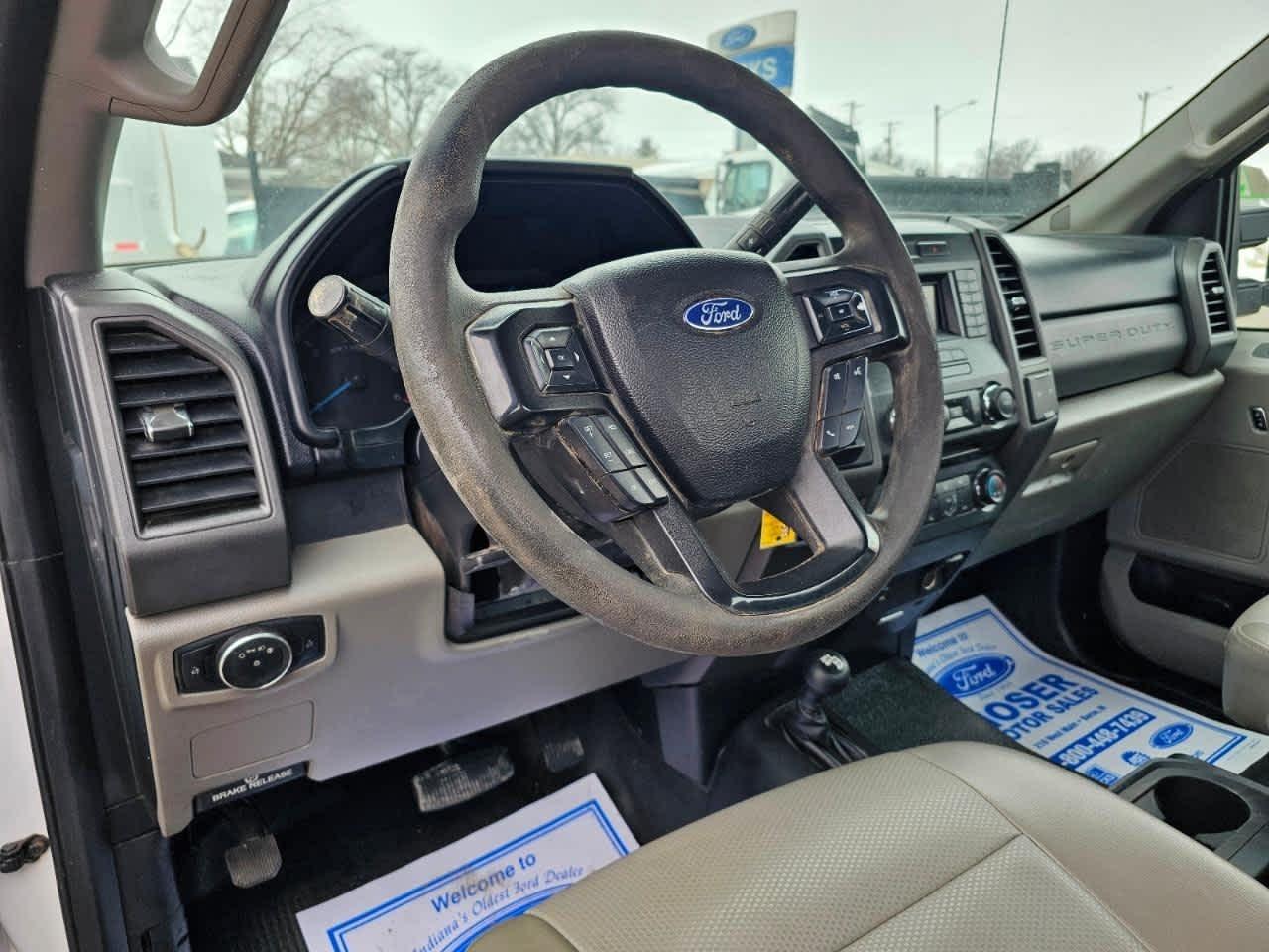 Ford Super Duty F-550 DRW XL 4WD Reg Cab 145" WB 60" CA 2017