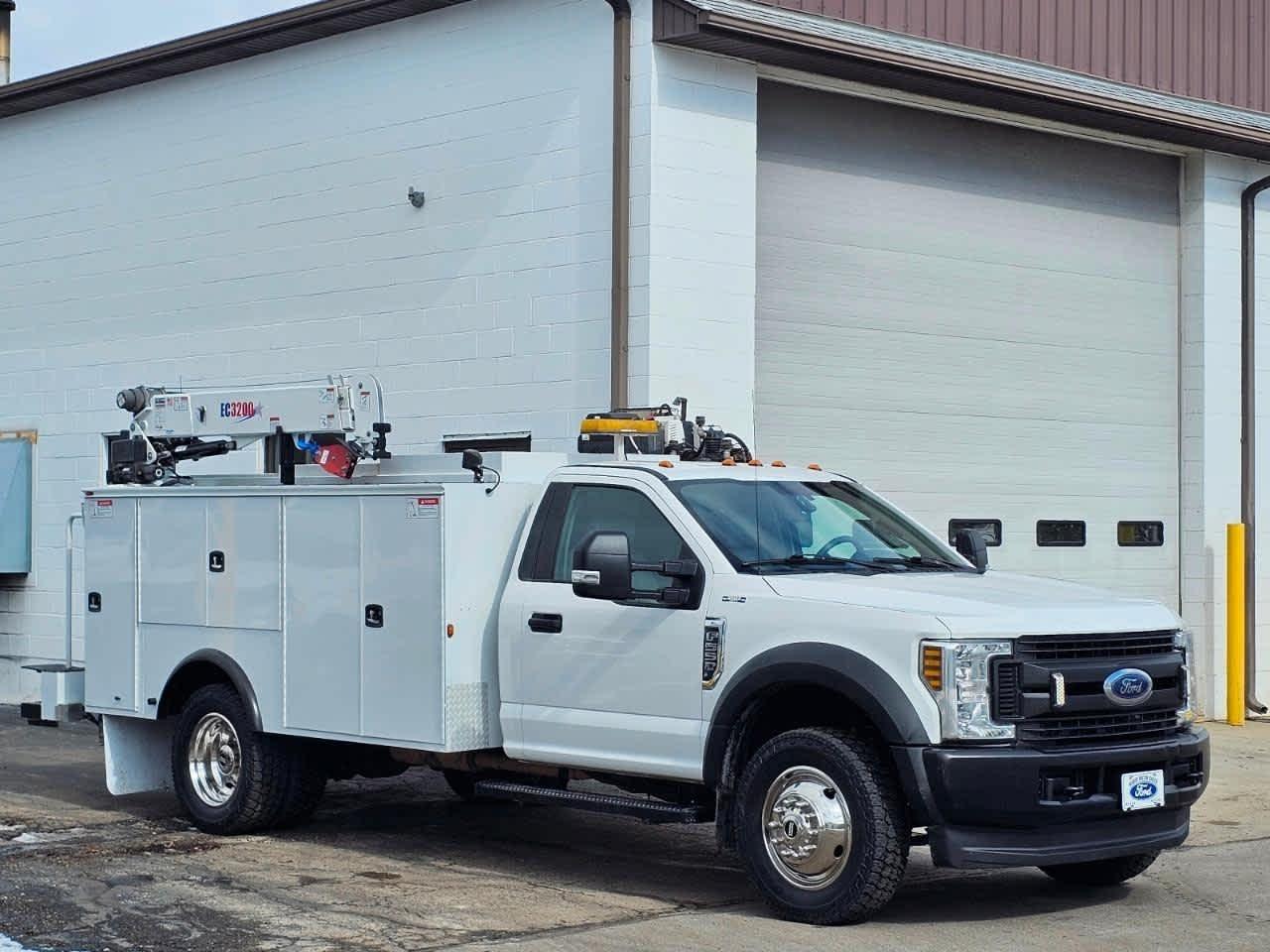 Ford Super Duty F-550 DRW XL 4WD Reg Cab 145" WB 60" CA 2019