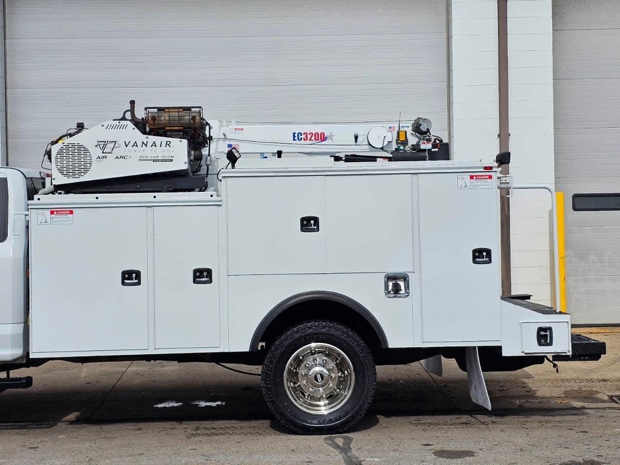 Ford Super Duty F-550 DRW XL 4WD Reg Cab 145" WB 60" CA 2019