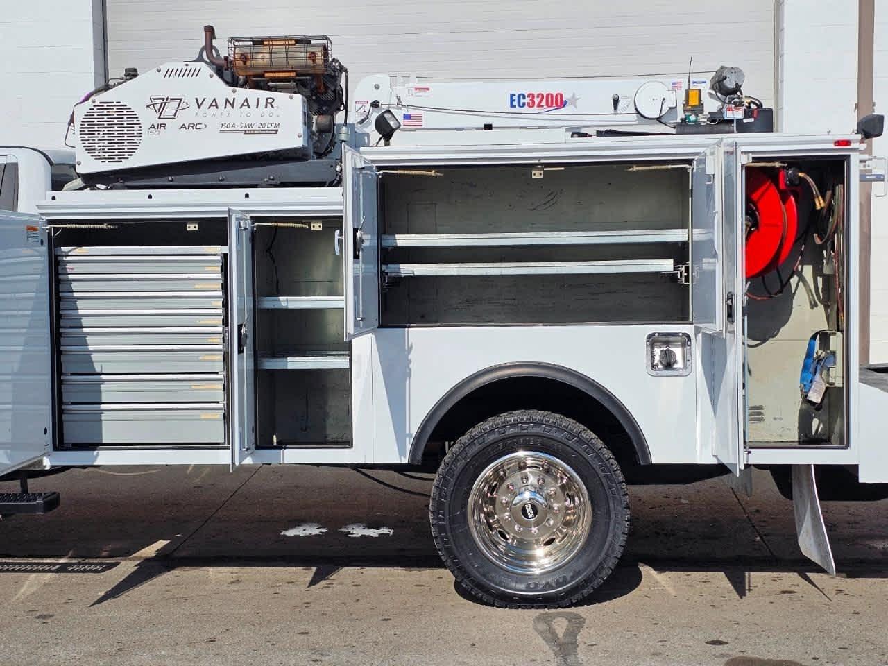 Ford Super Duty F-550 DRW XL 4WD Reg Cab 145" WB 60" CA 2019
