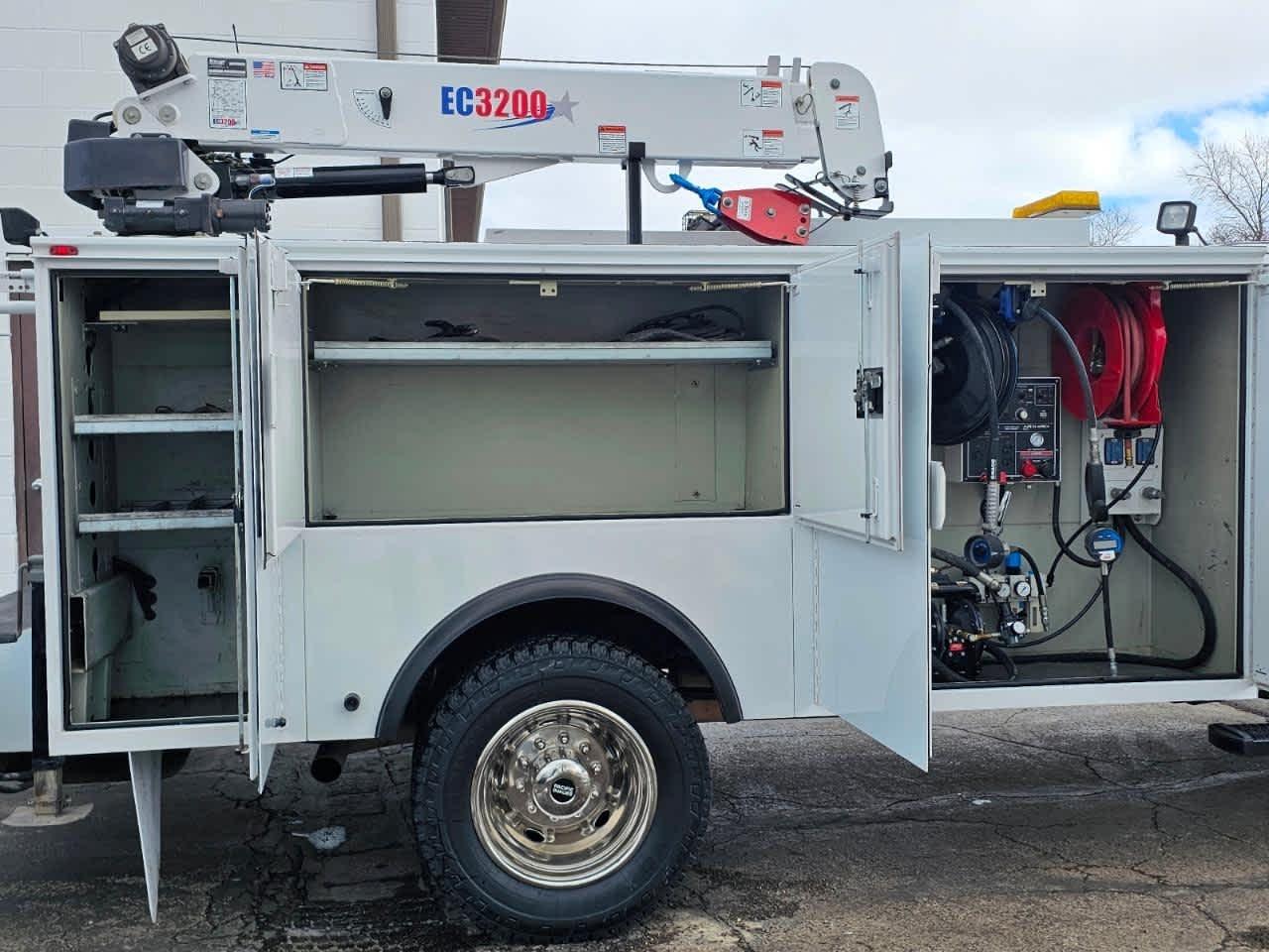 Ford Super Duty F-550 DRW XL 4WD Reg Cab 145" WB 60" CA 2019