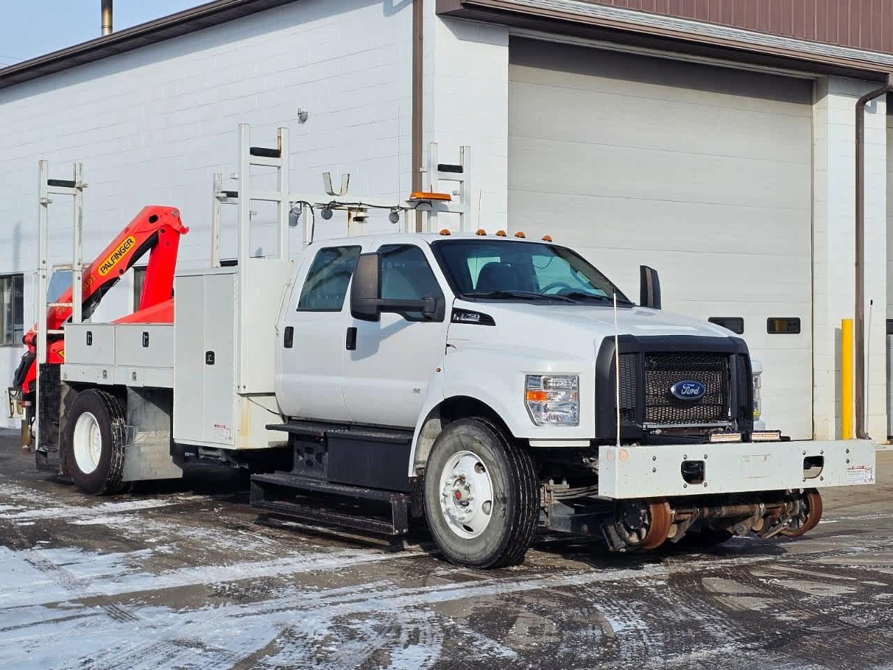 Ford F-750 Straight Frame Crew Cab 2021