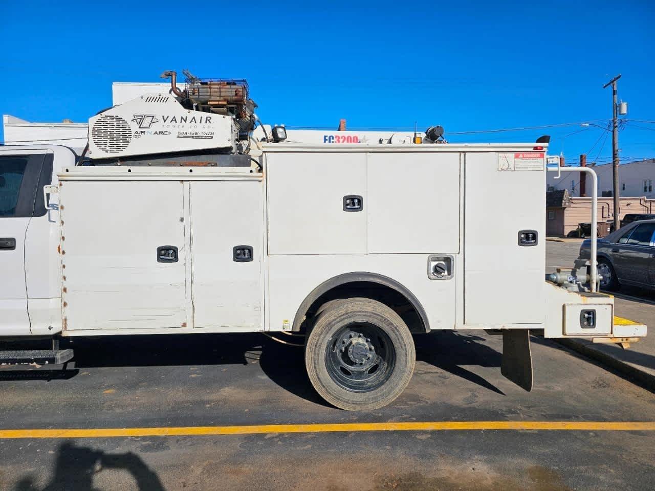 Ford Super Duty F-550 DRW XL 4WD Reg Cab 145" WB 60" CA 2018