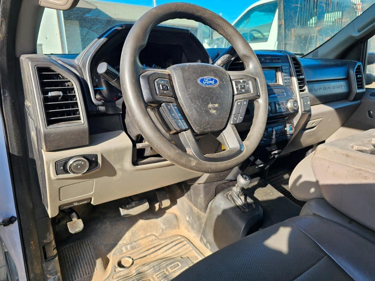 Ford Super Duty F-550 DRW XL 4WD Reg Cab 145" WB 60" CA 2018
