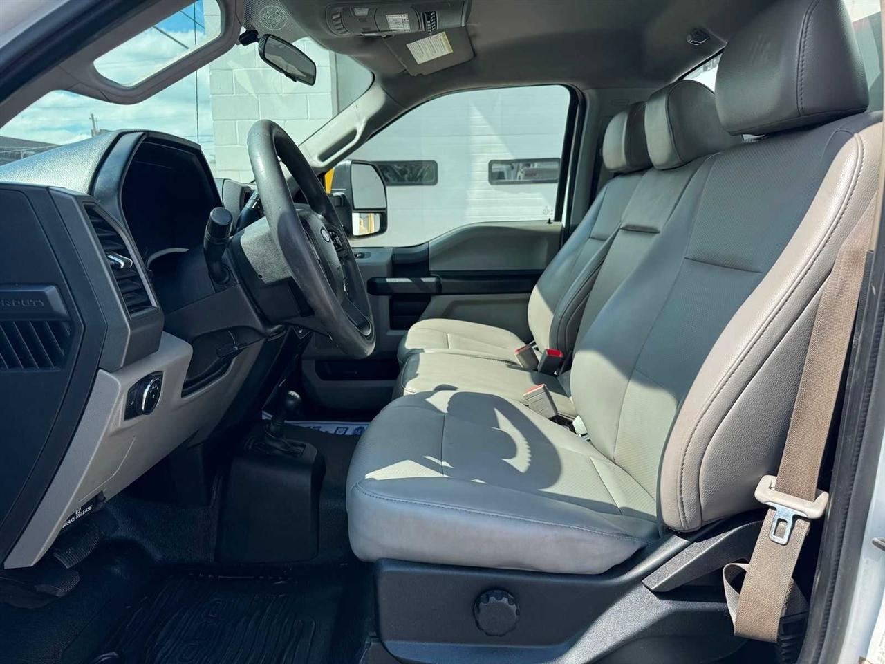 Ford Super Duty F-550 DRW XL 4WD Reg Cab 145" WB 60" CA 2018