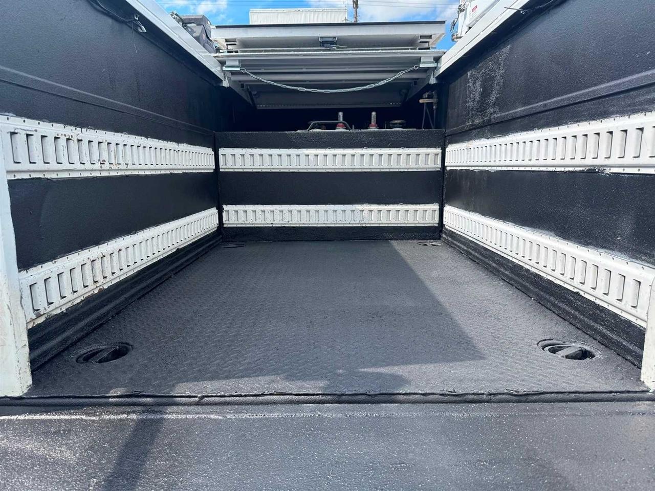 Ford Super Duty F-550 DRW XL 4WD Reg Cab 145" WB 60" CA 2018