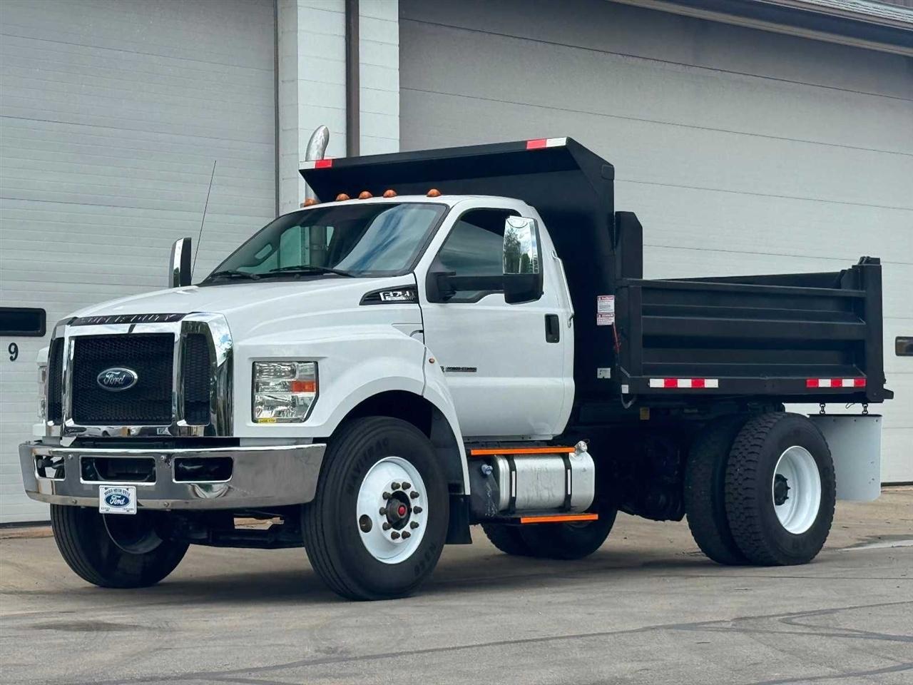 Ford Super Duty F-750 Straight Frame Reg Cab 2016