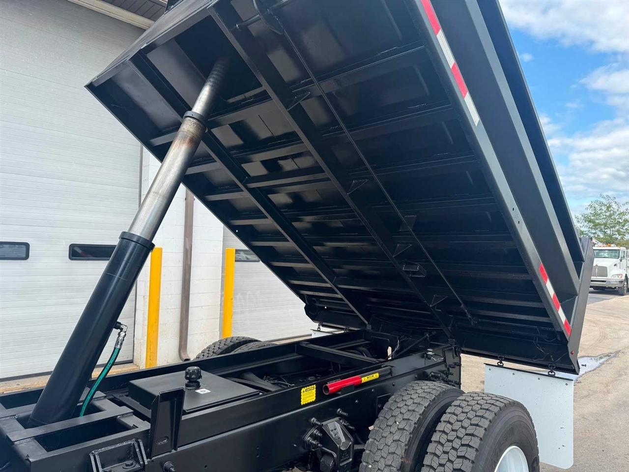 Ford Super Duty F-750 Straight Frame Reg Cab 2016