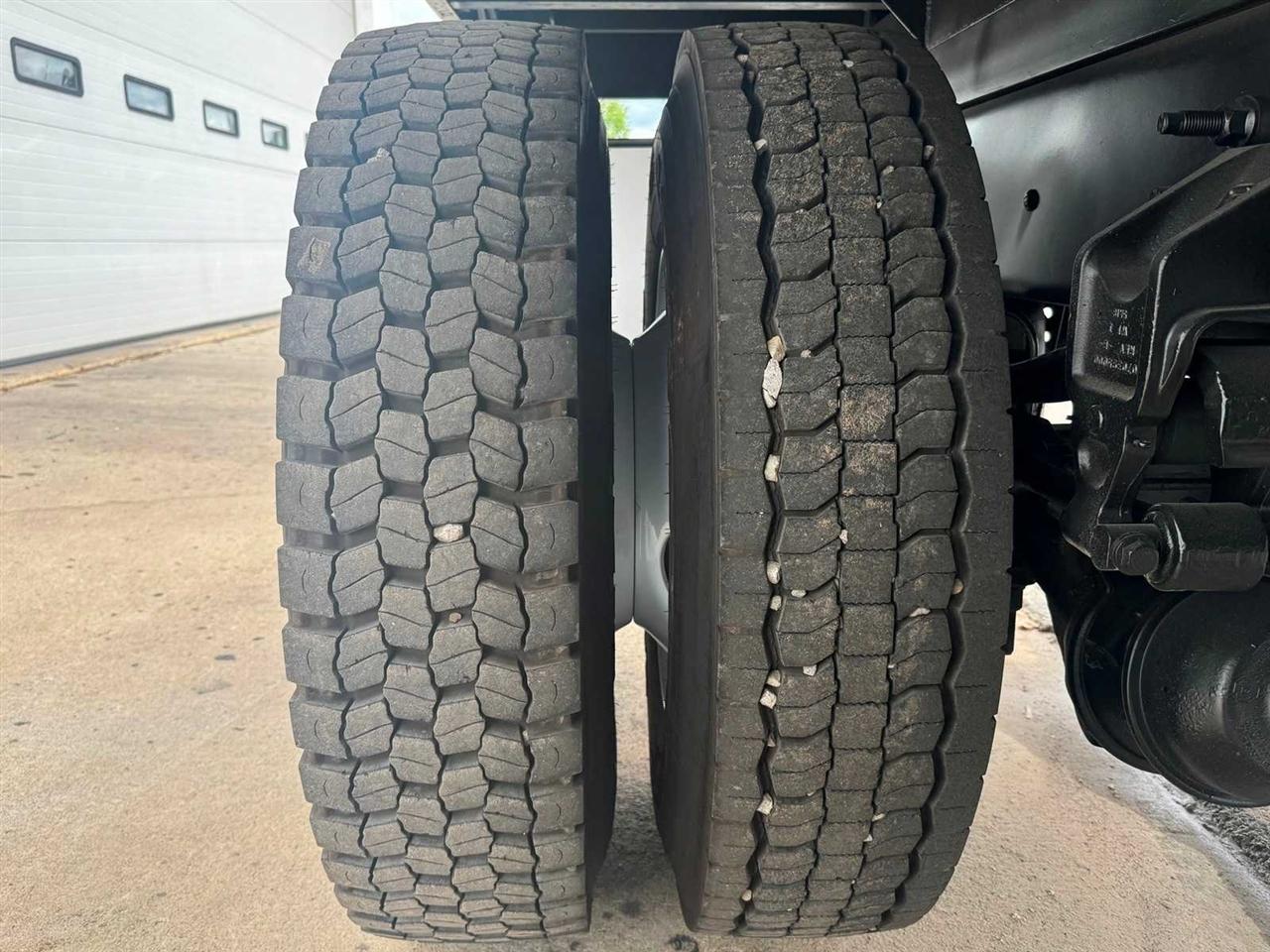 Ford Super Duty F-750 Straight Frame Reg Cab 2016