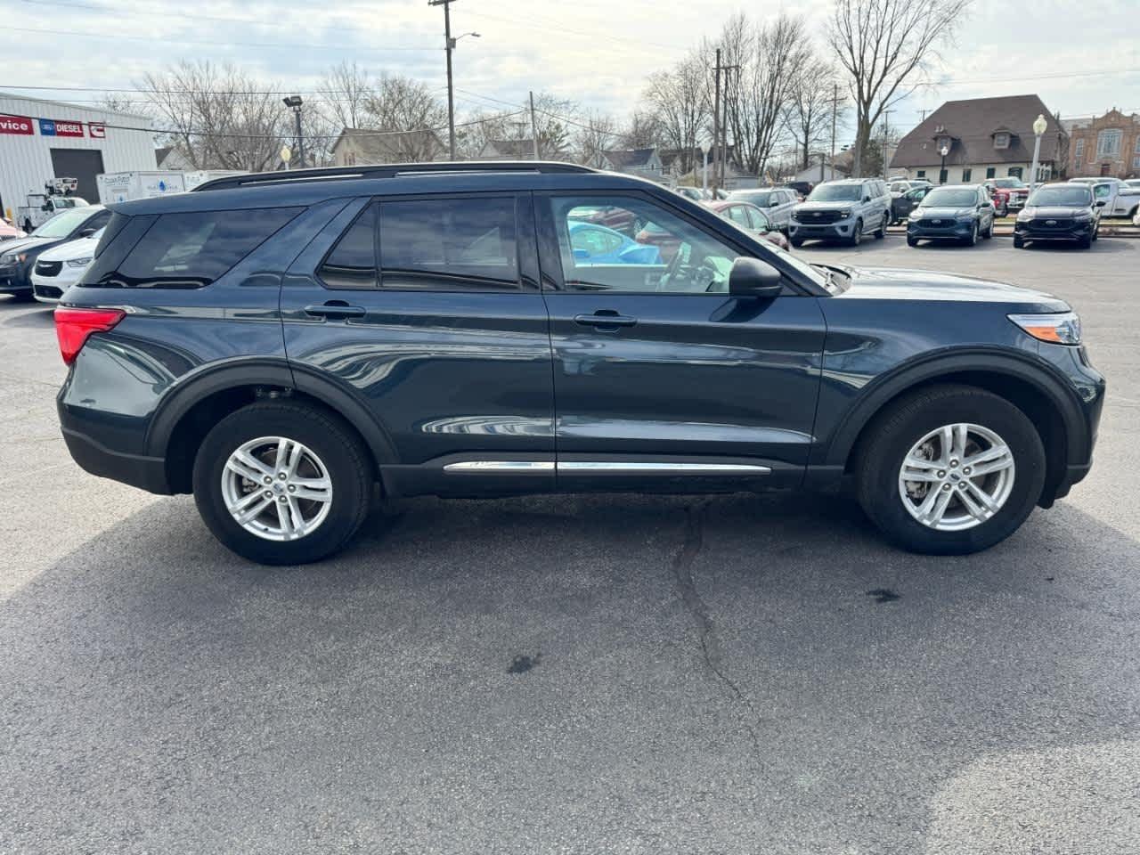 Ford Explorer XLT 4WD 2023