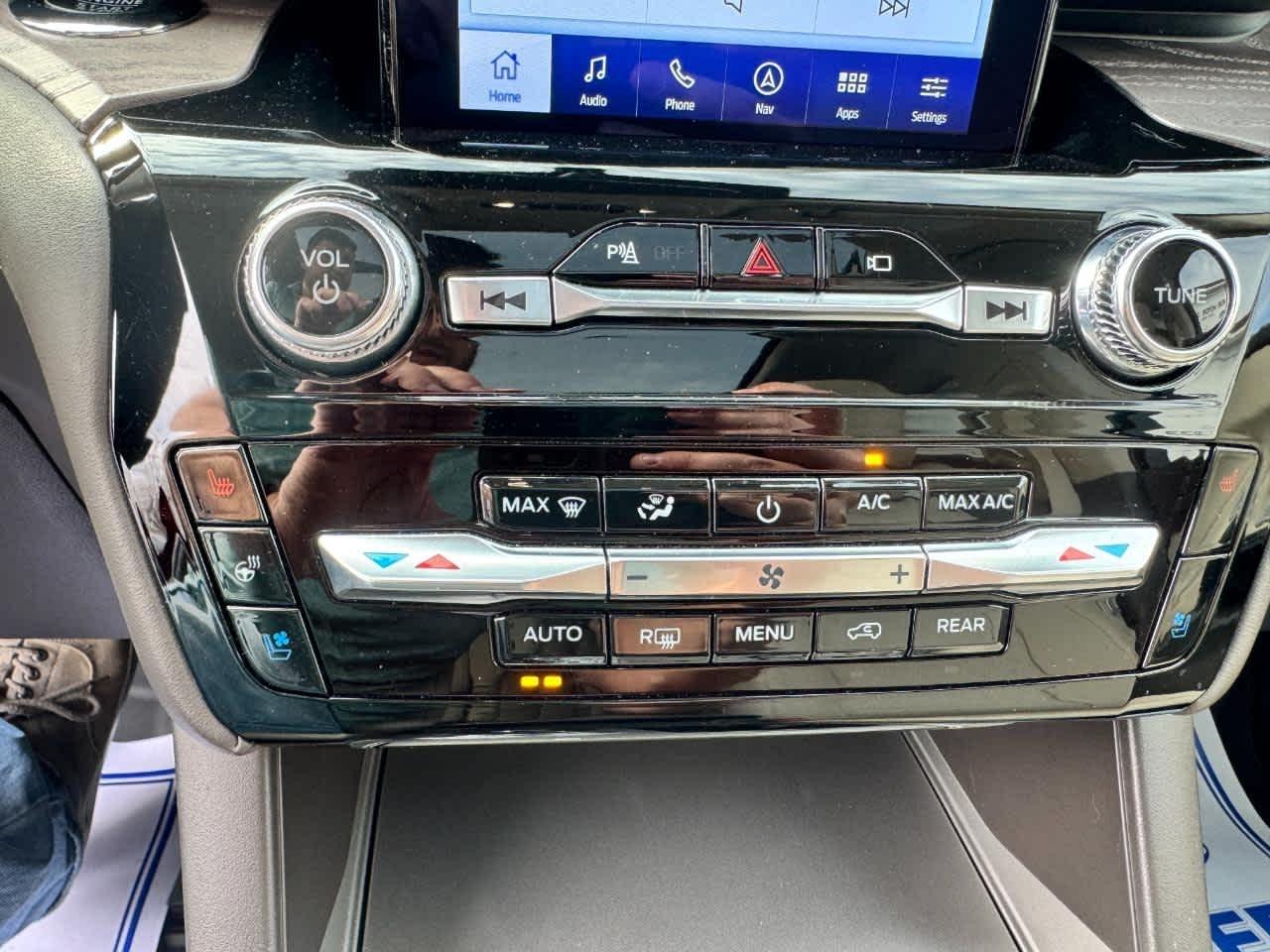 Ford Explorer Platinum 4WD 2023