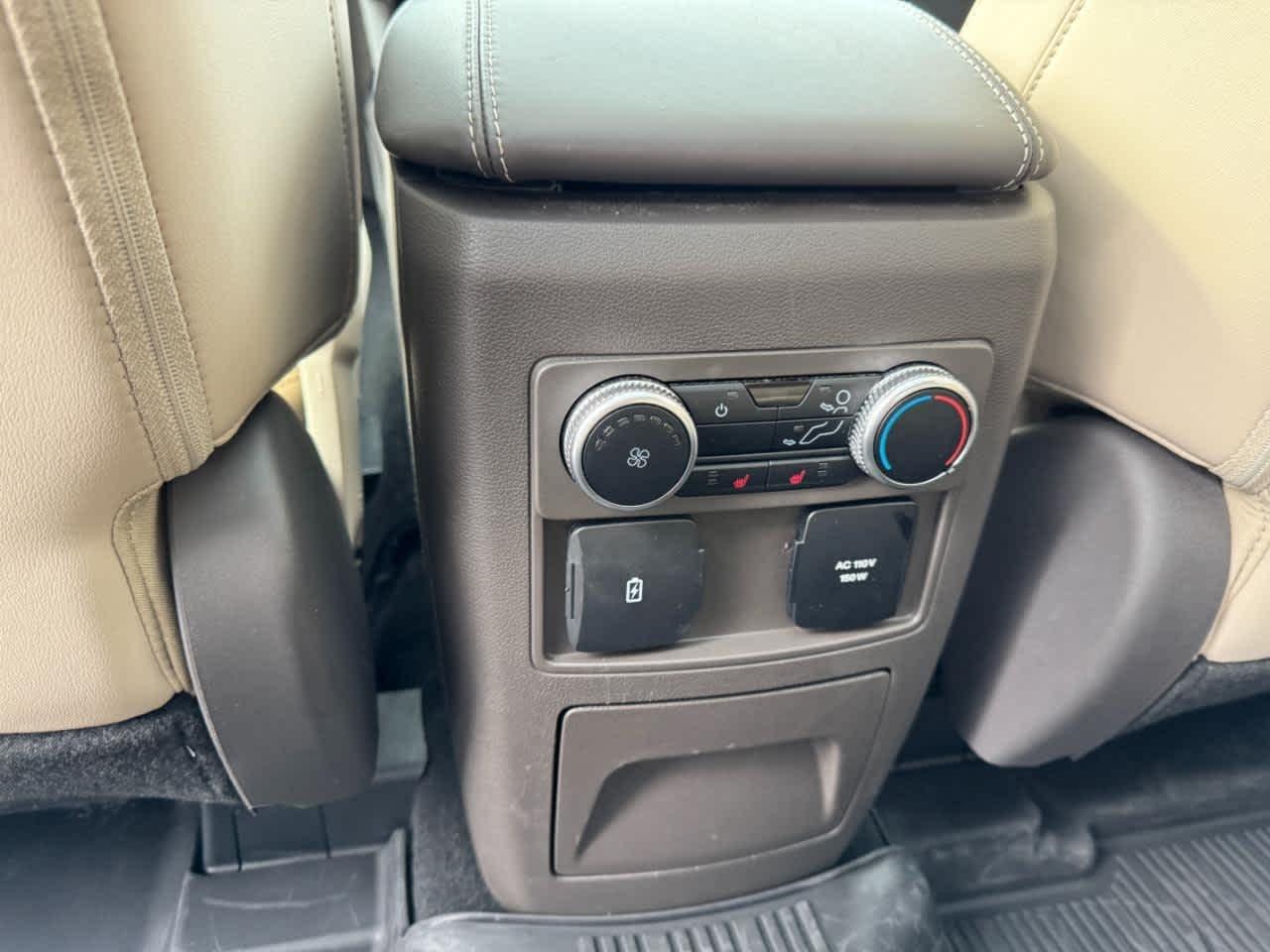 Ford Explorer Platinum 4WD 2023
