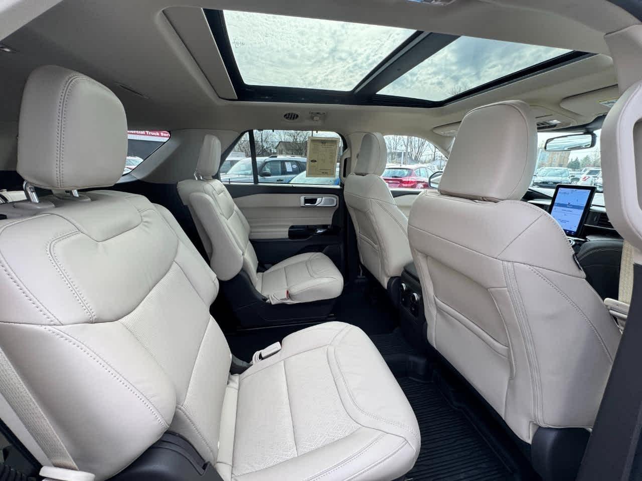 Ford Explorer Platinum 4WD 2023