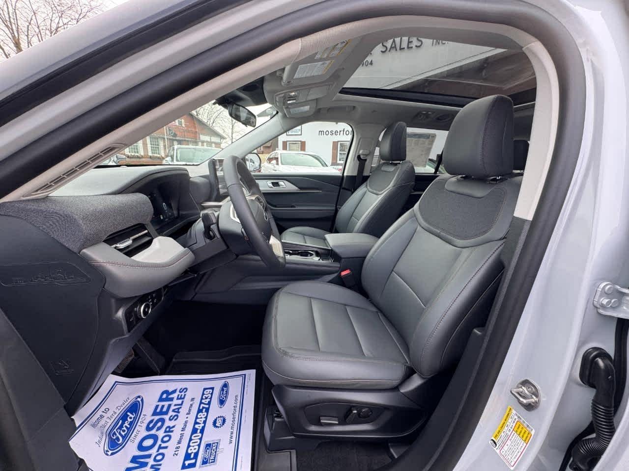Ford Explorer Active w/100A Pkg 4WD 2026