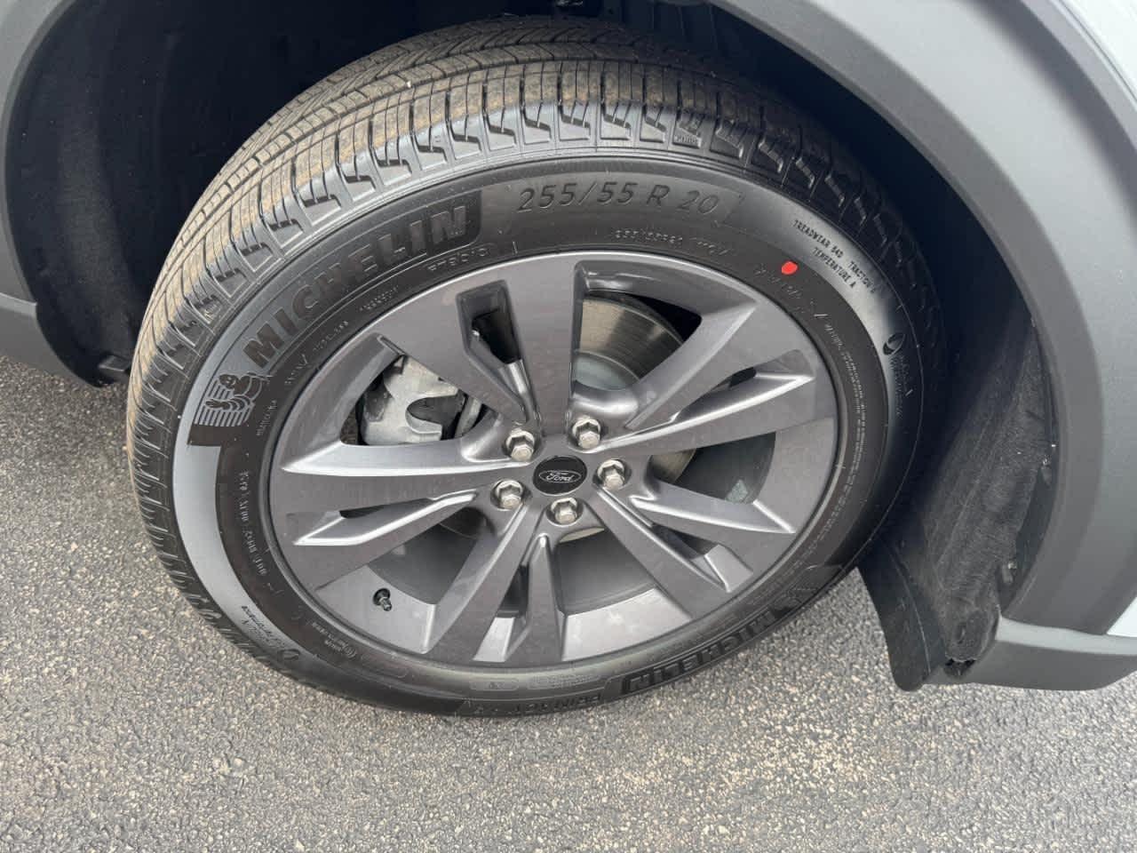 Ford Explorer Active w/100A Pkg 4WD 2026