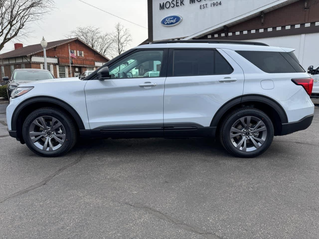 Ford Explorer Active w/100A Pkg 4WD 2026
