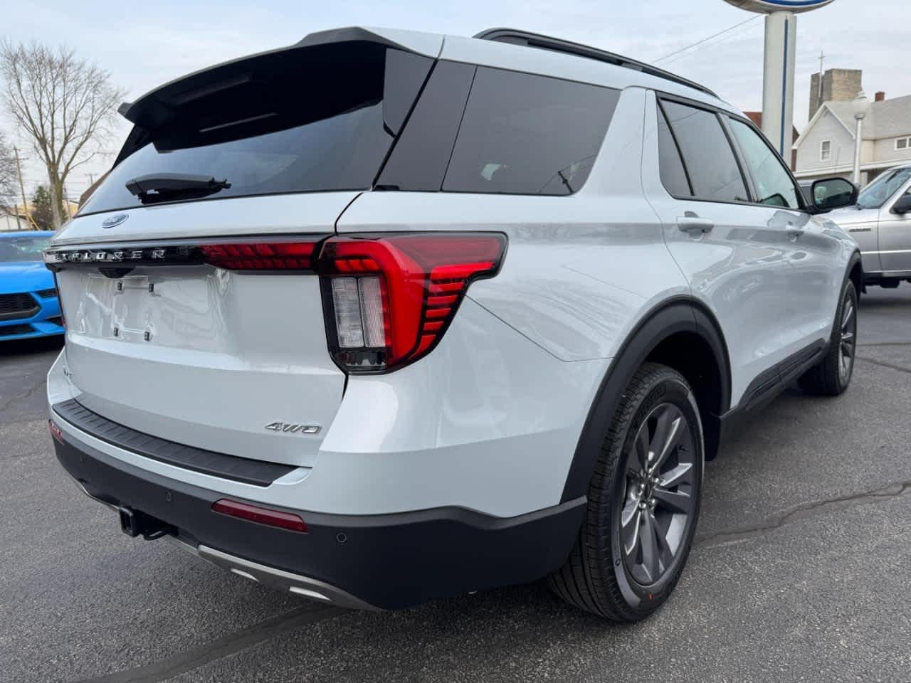 Ford Explorer Active w/100A Pkg 4WD 2026