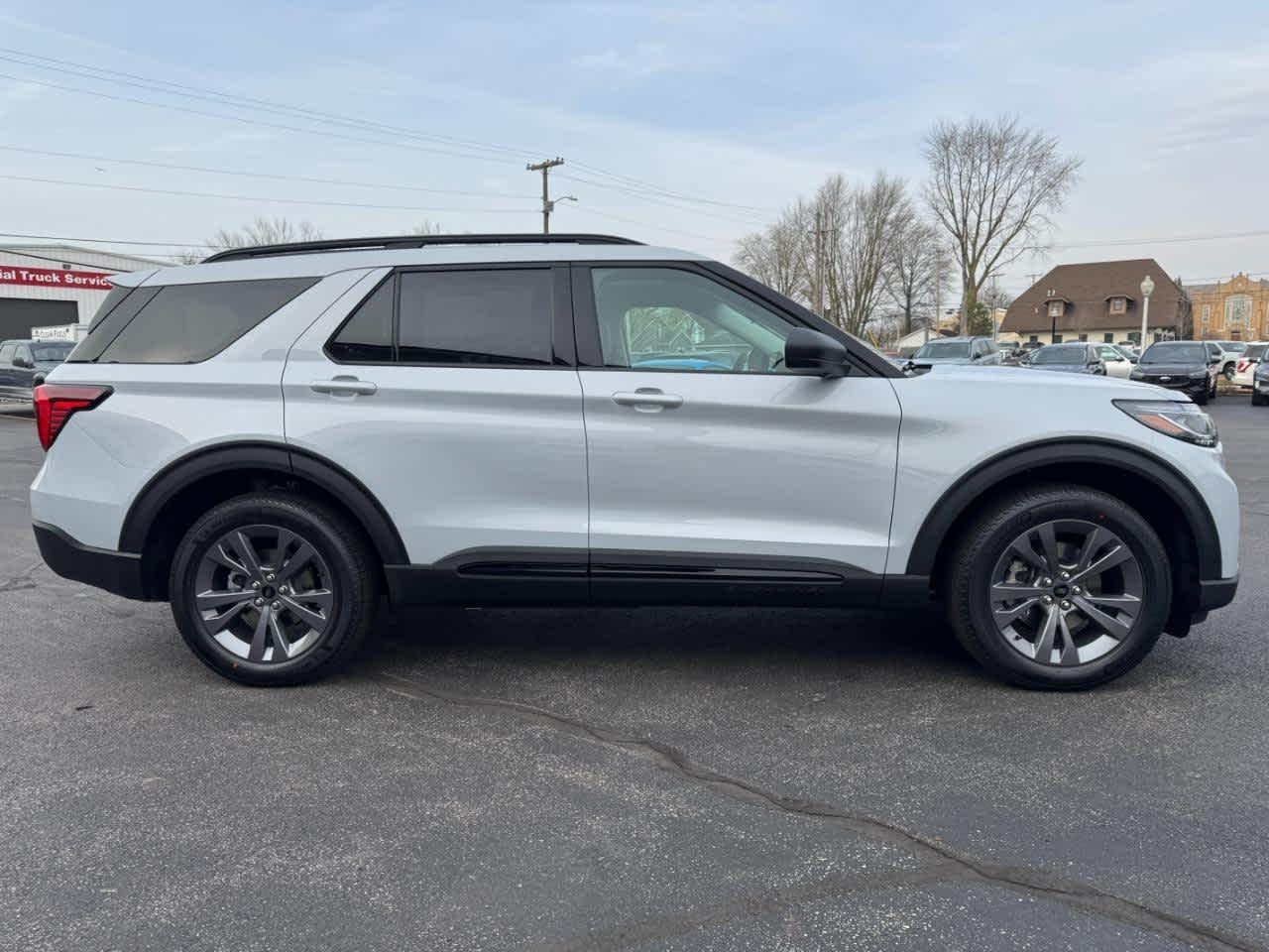 Ford Explorer Active w/100A Pkg 4WD 2026