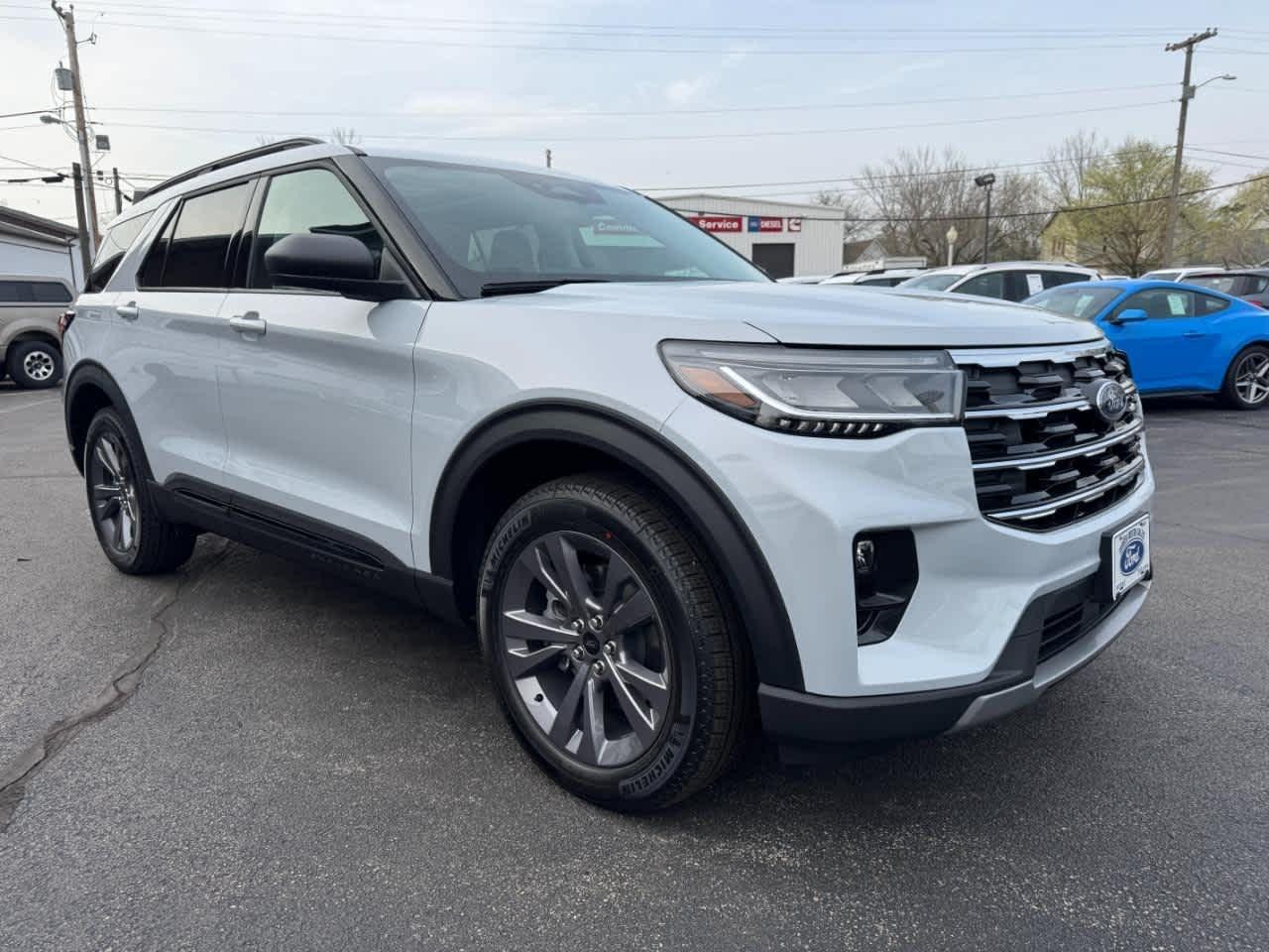 Ford Explorer Active w/100A Pkg 4WD 2026