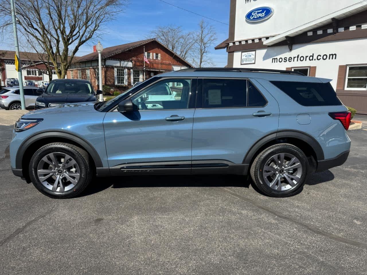 Ford Explorer Active w/100A Pkg 4WD 2026