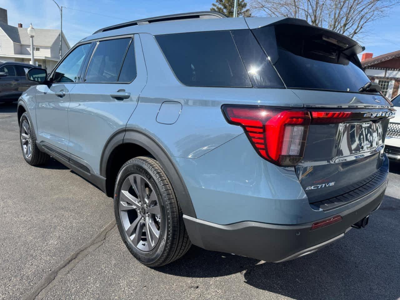 Ford Explorer Active w/100A Pkg 4WD 2026