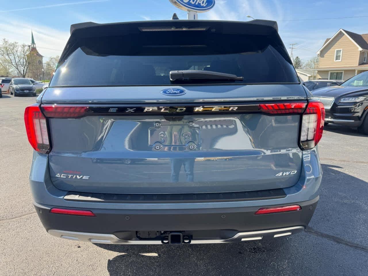 Ford Explorer Active w/100A Pkg 4WD 2026