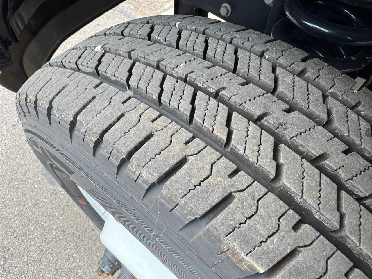 Ford E-Series Cutaway E-350 DRW 176" WB 2027
