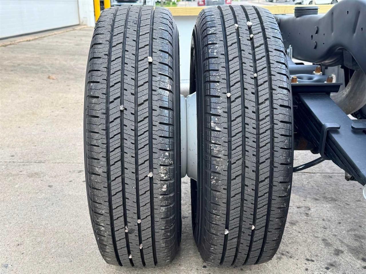 Ford E-Series Cutaway E-350 DRW 176" WB 2027