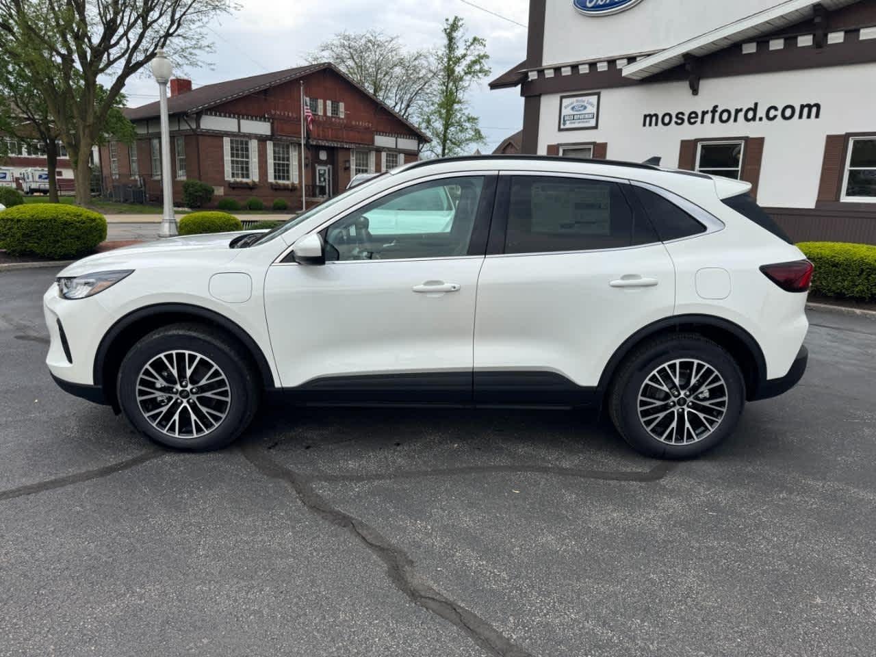 Ford Escape PHEV FWD 2026