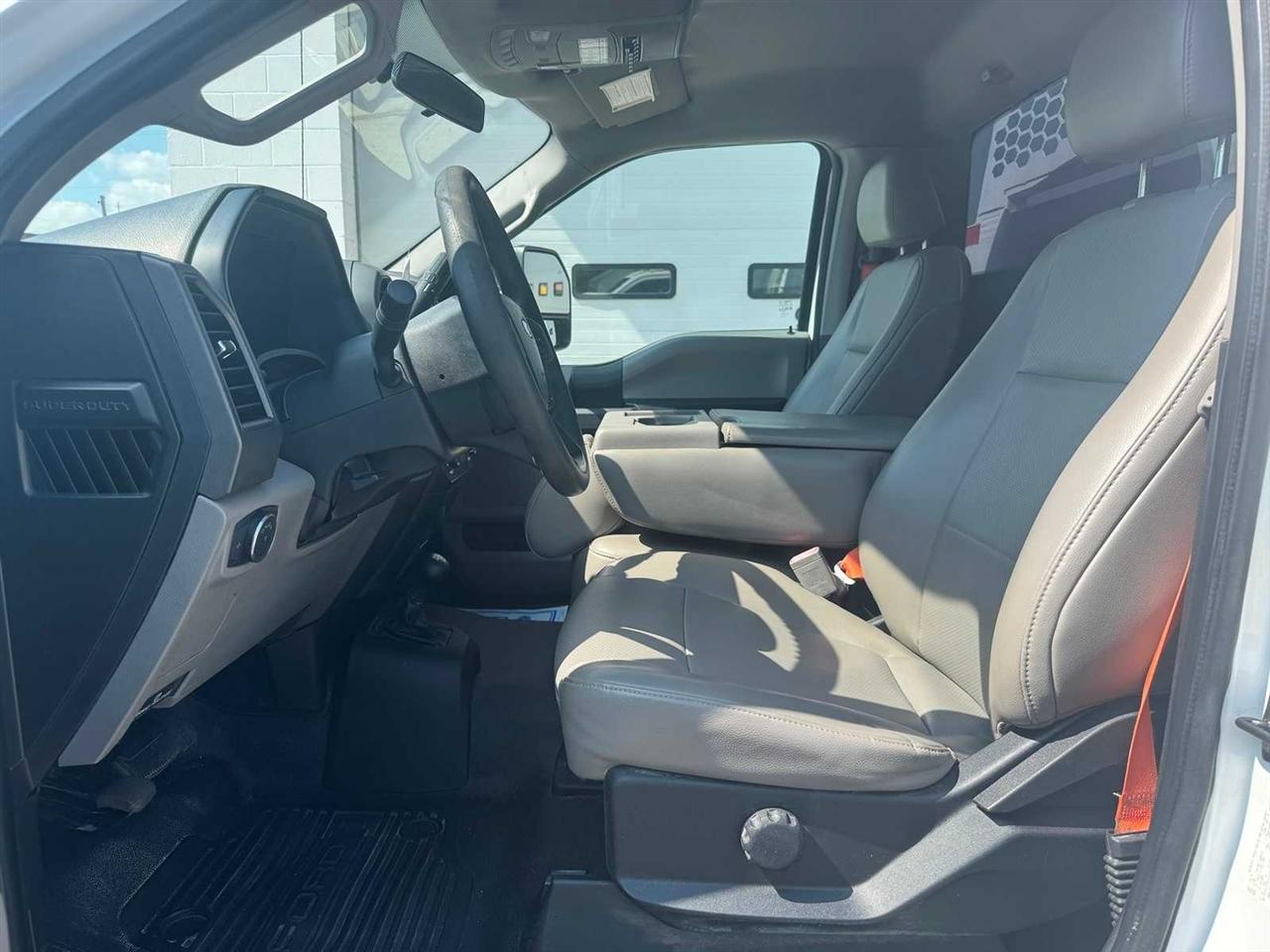 Ford Super Duty F-550 DRW XL 4WD Reg Cab 145" WB 60" CA 2018