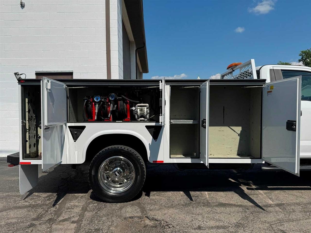 Ford Super Duty F-550 DRW XL 4WD Reg Cab 145" WB 60" CA 2018