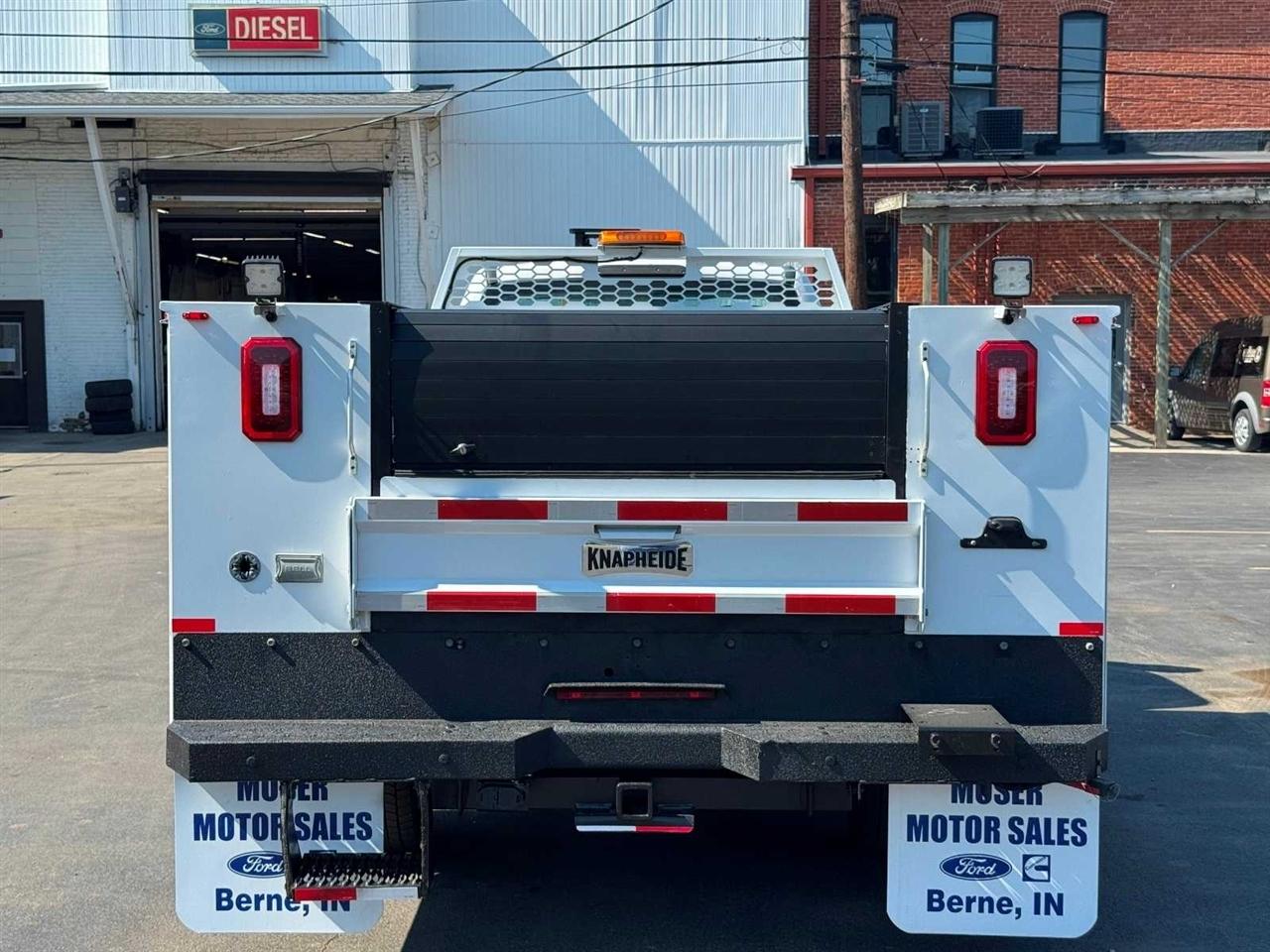 Ford Super Duty F-550 DRW XL 4WD Reg Cab 145" WB 60" CA 2018