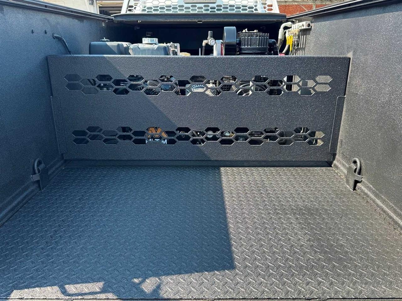 Ford Super Duty F-550 DRW XL 4WD Reg Cab 145" WB 60" CA 2018