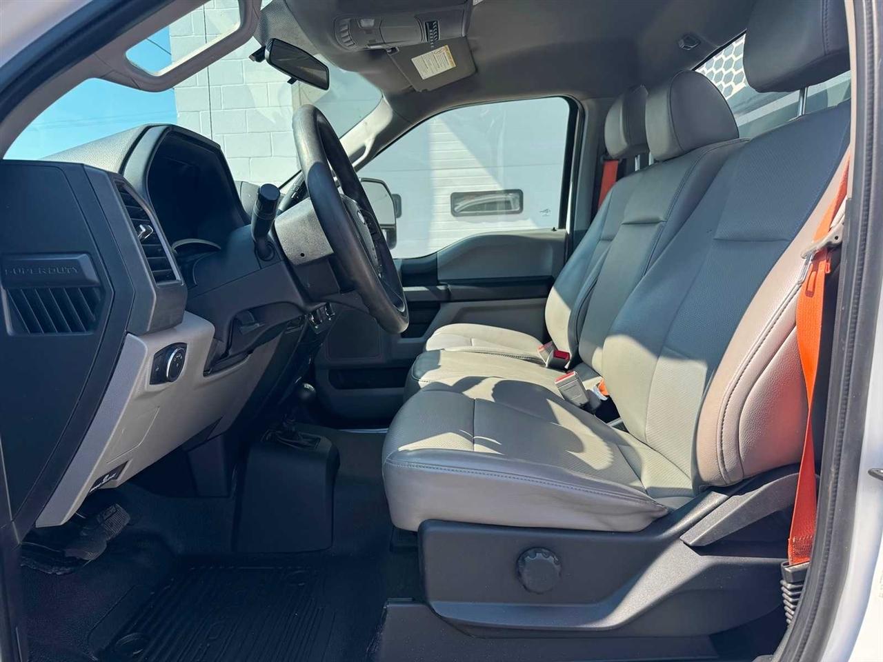 Ford Super Duty F-550 DRW XL 4WD Reg Cab 145" WB 60" CA 2018