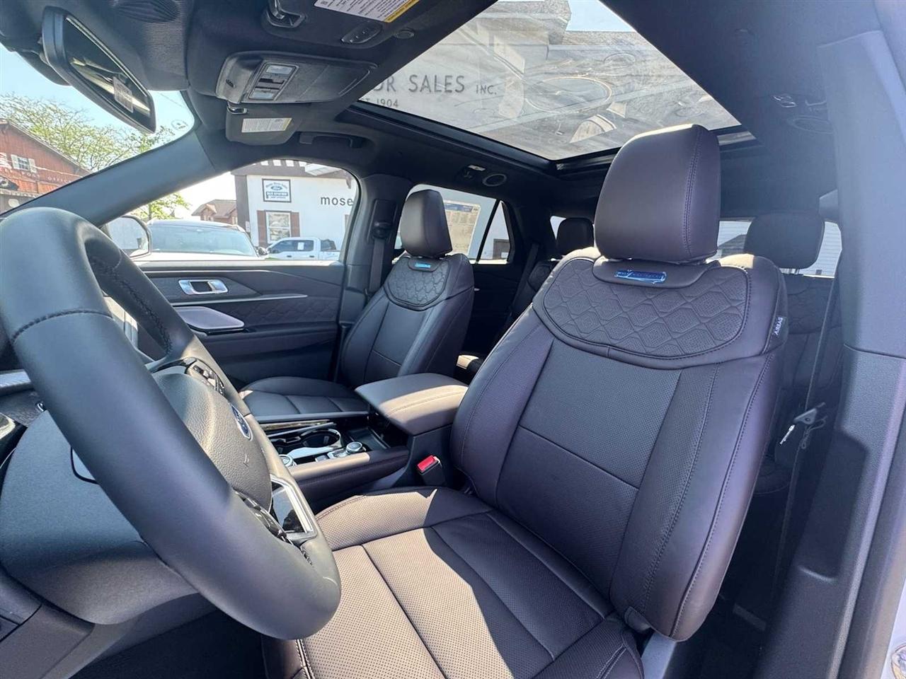 Ford Explorer Platinum 4WD 2026