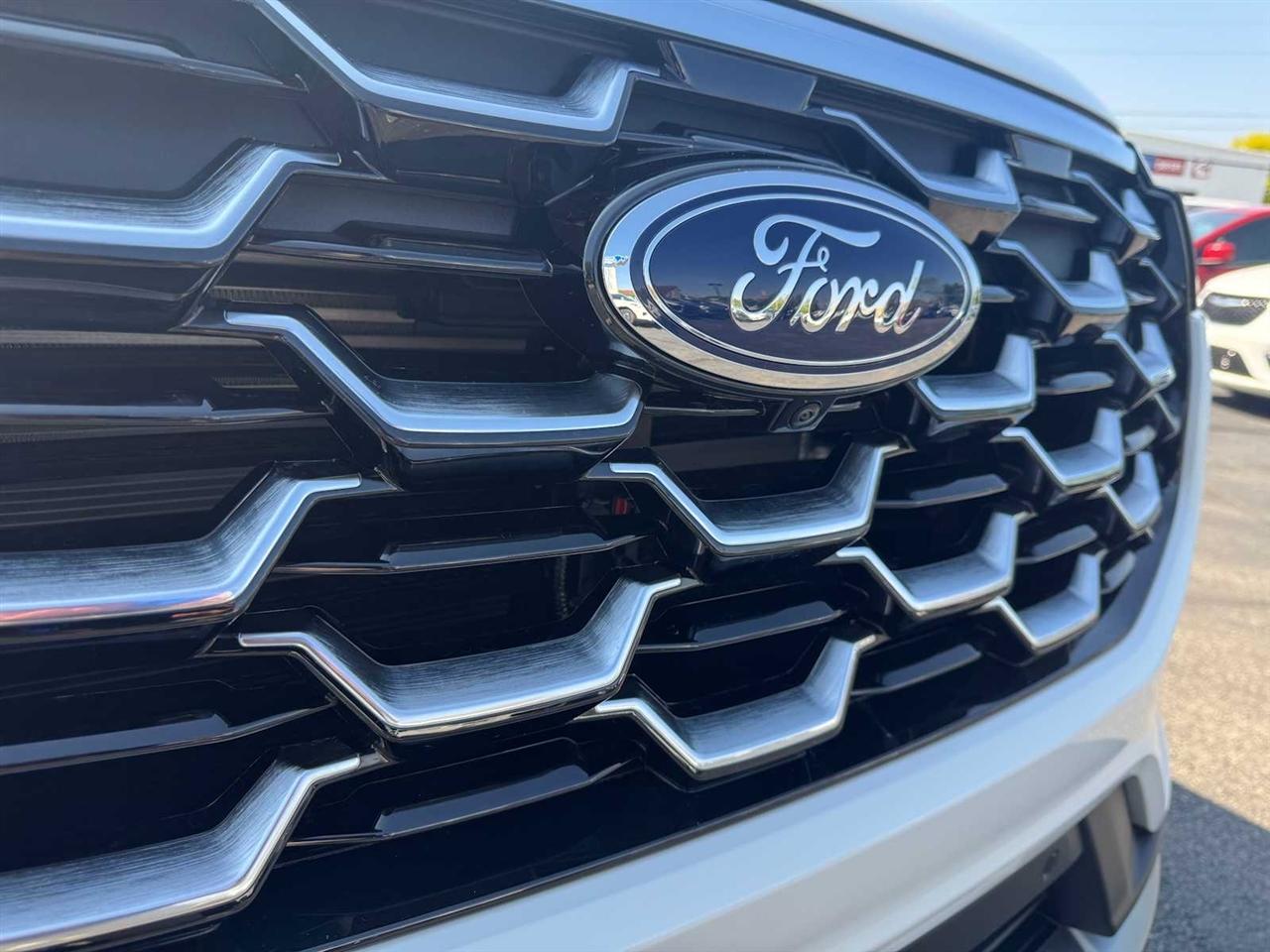 Ford Explorer Platinum 4WD 2026