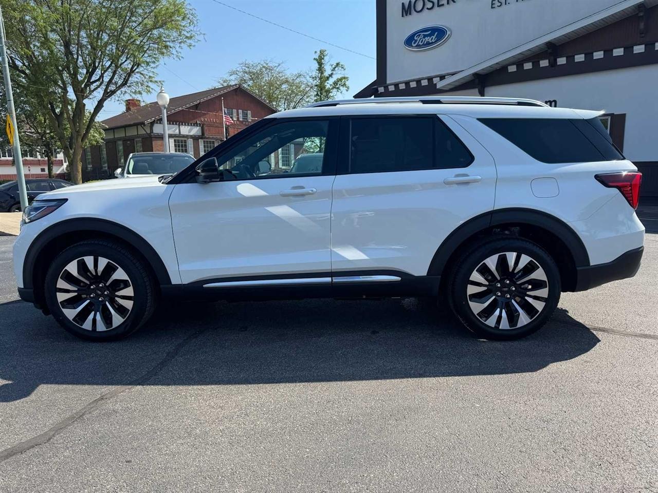 Ford Explorer Platinum 4WD 2026