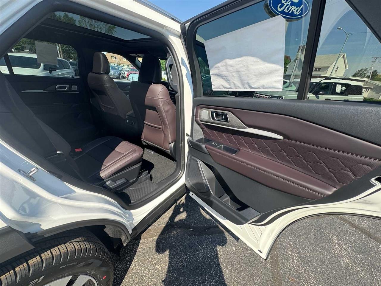 Ford Explorer Platinum 4WD 2026