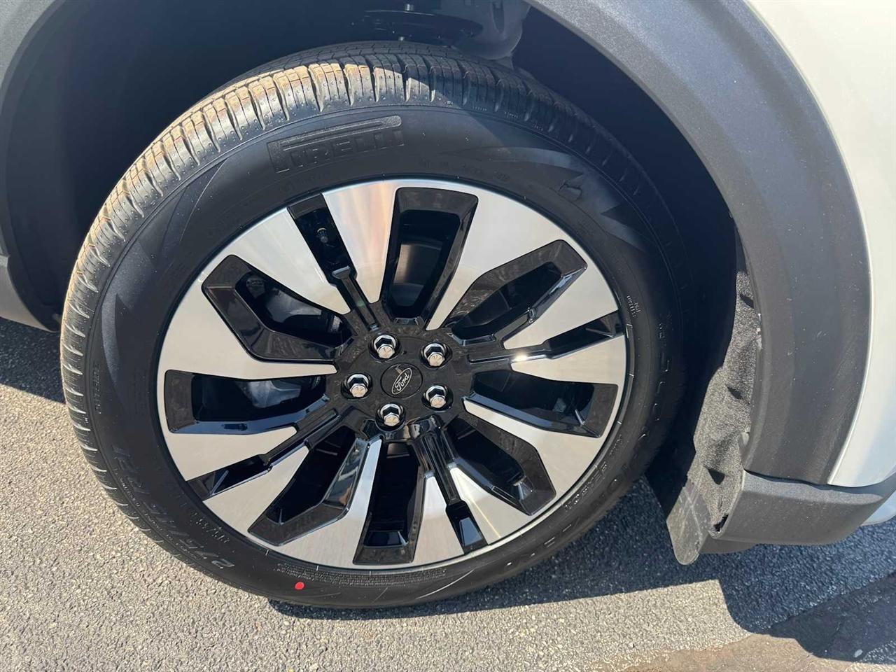 Ford Explorer Platinum 4WD 2026