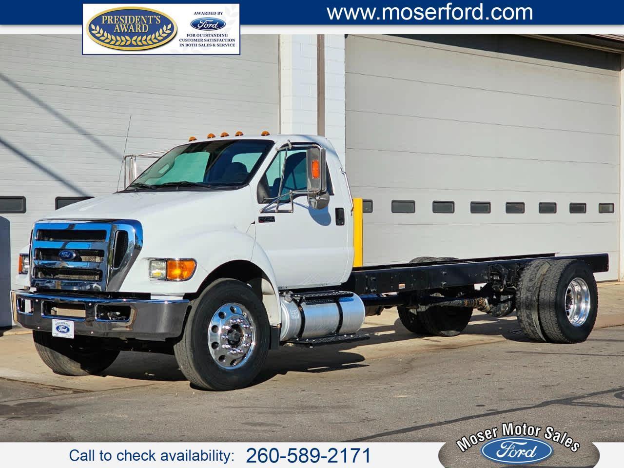 Ford Super Duty F-750 Straight Frame Reg Cab XL 2015