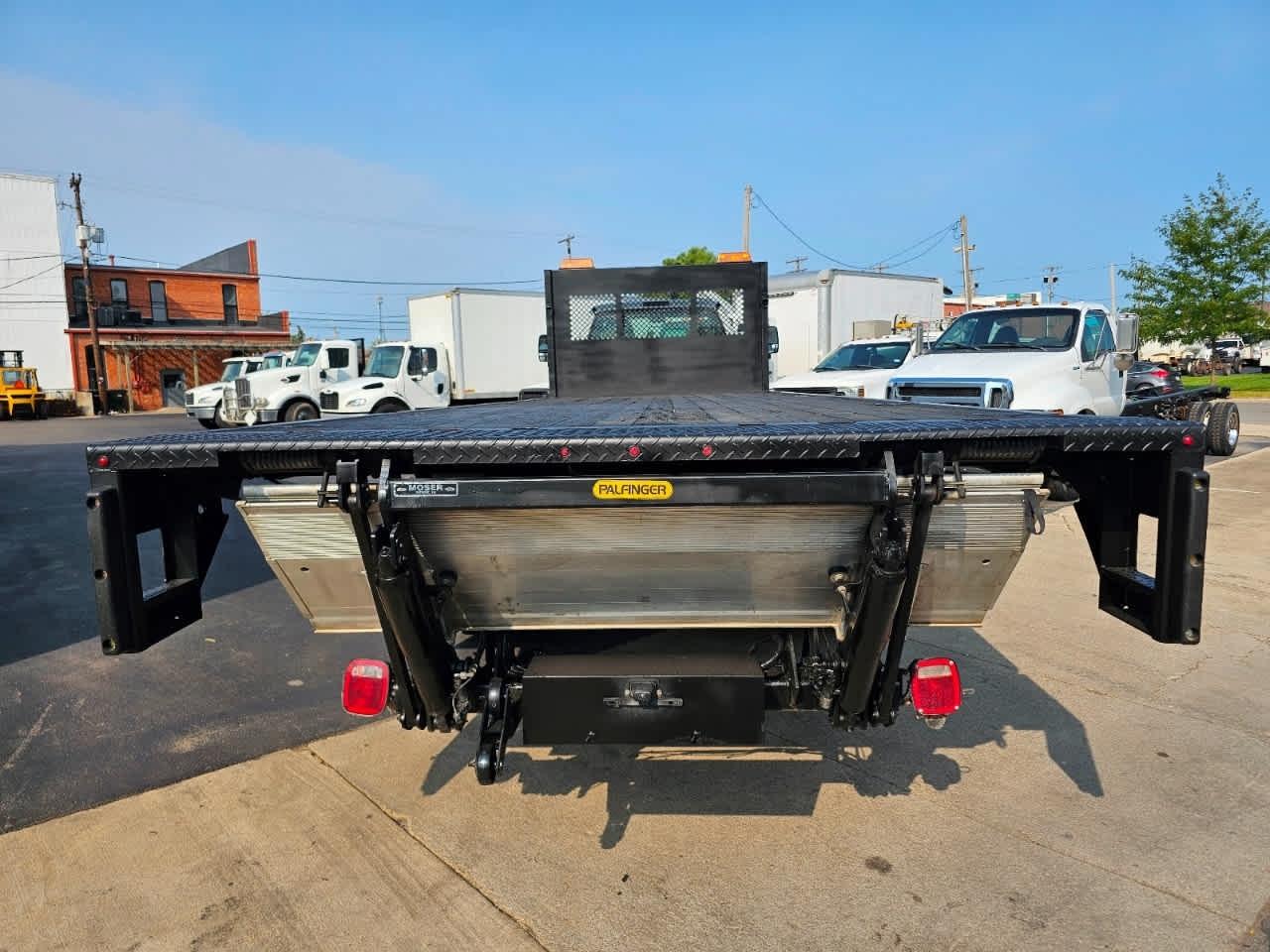 Ford Super Duty F-650 Straight Frame Reg Cab XL 2015