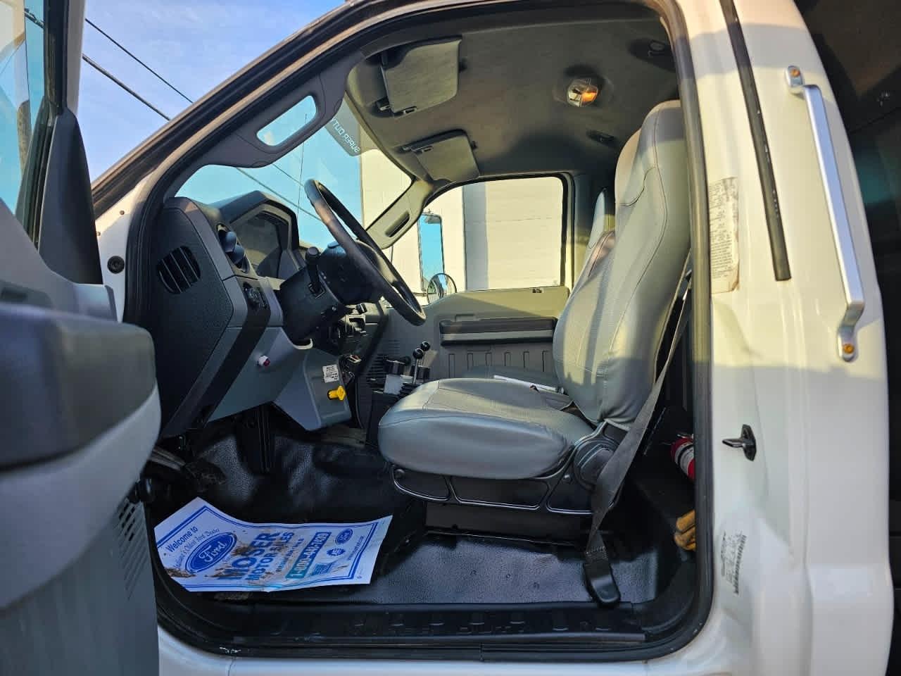 Ford Super Duty F-750 Straight Frame Reg Cab XL 2015