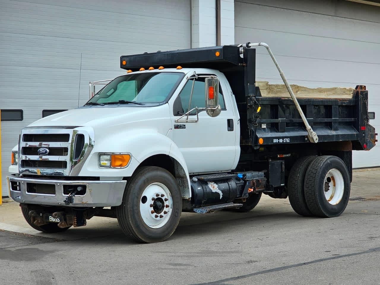 Ford Super Duty F-750 Straight Frame Reg Cab XL 2015