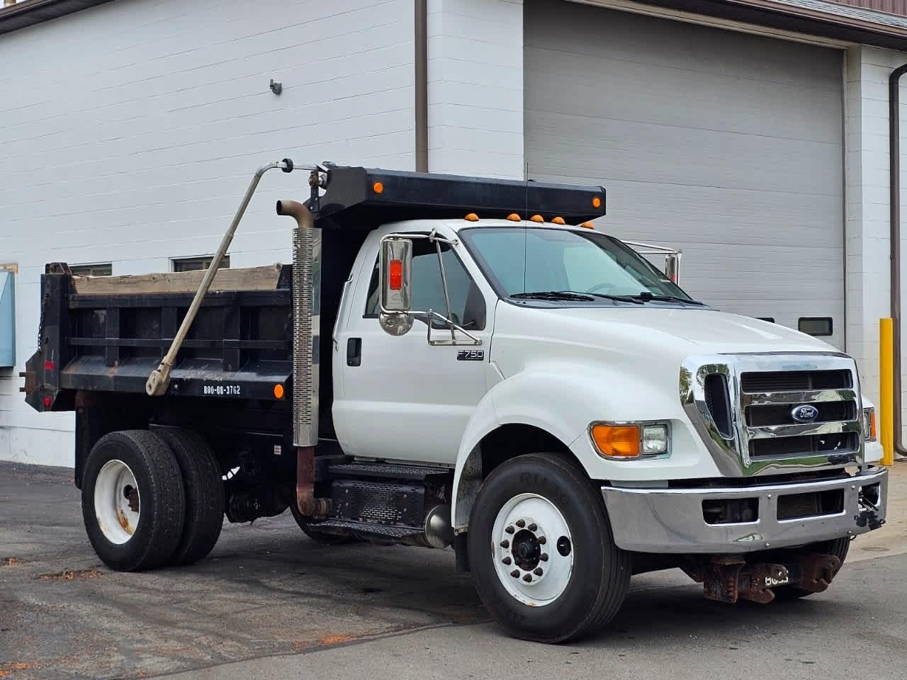 Ford Super Duty F-750 Straight Frame Reg Cab XL 2015