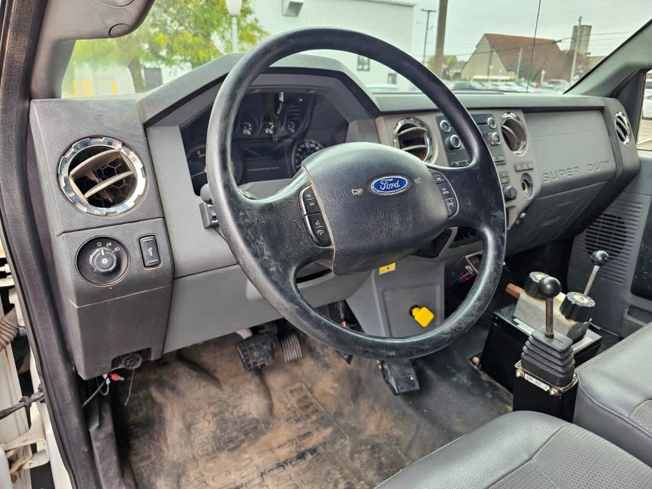 Ford Super Duty F-750 Straight Frame Reg Cab XL 2015