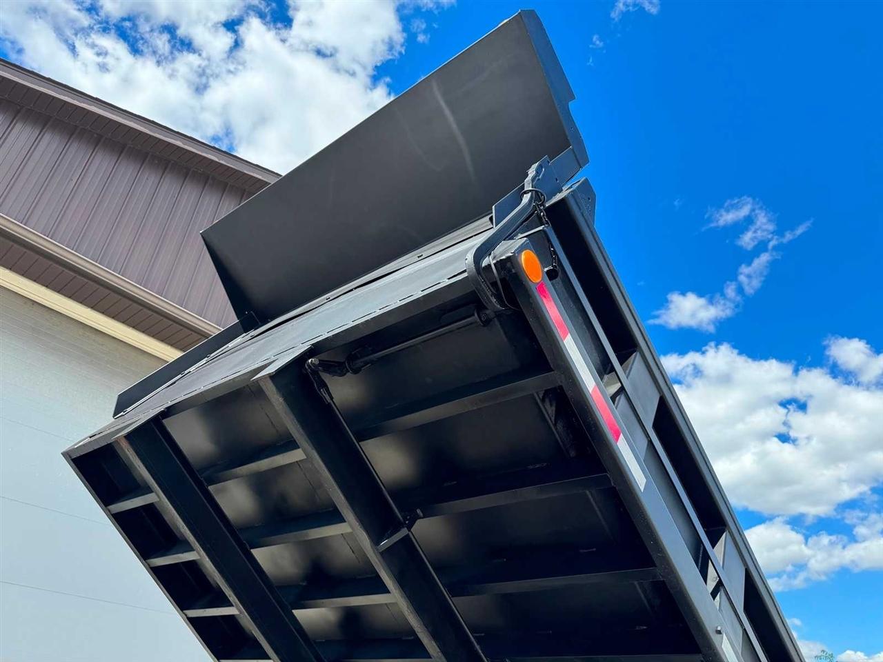 2015 Ford Super Duty F-750 Straight Frame 18