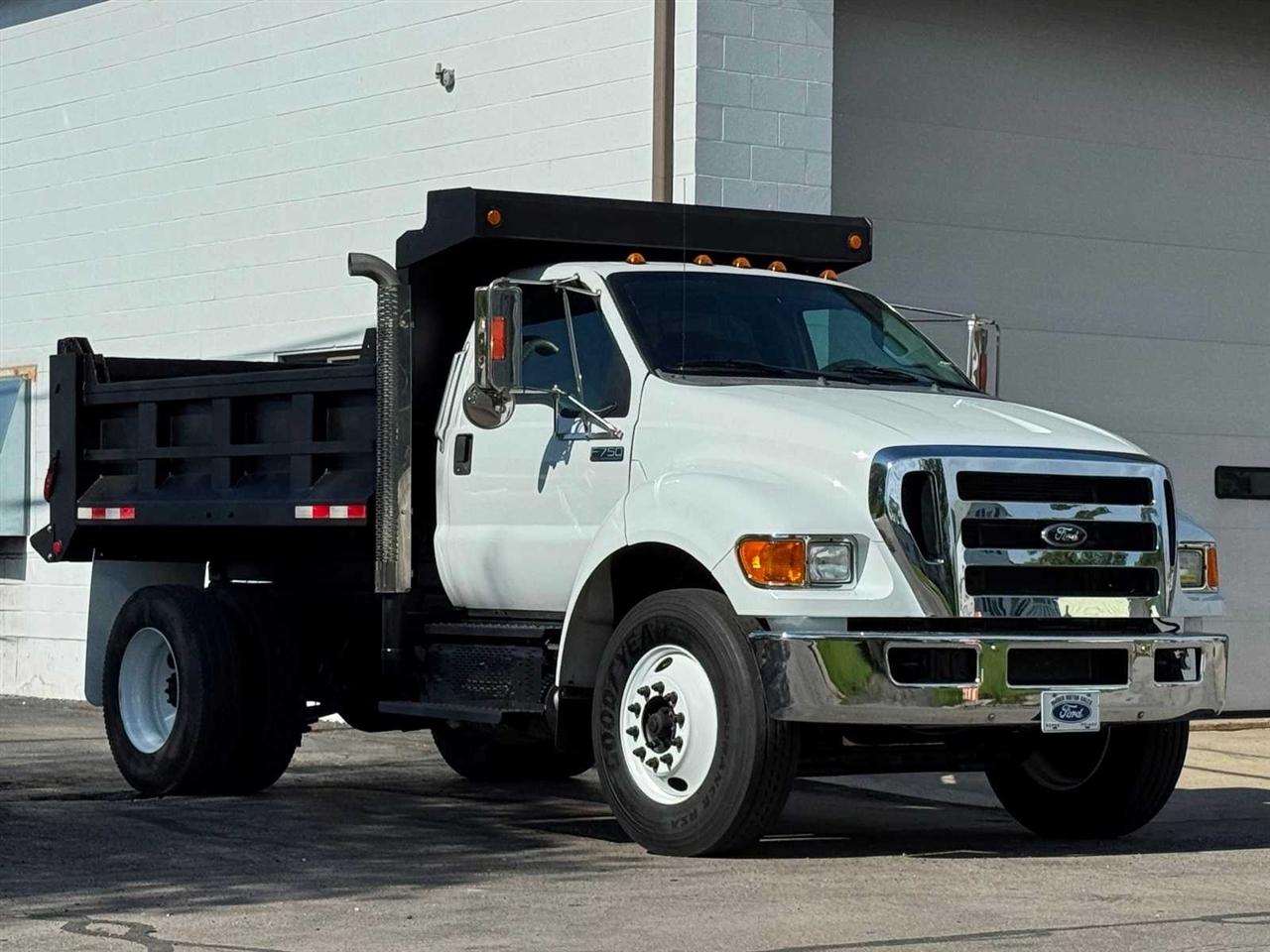2015 Ford Super Duty F-750 Straight Frame 9