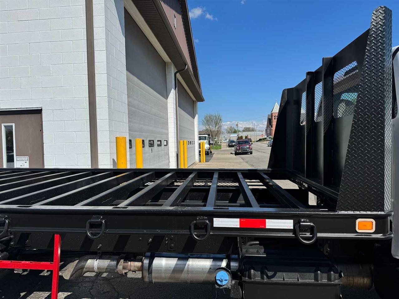 Ford Super Duty F-650 Straight Frame Reg Cab XL 2012